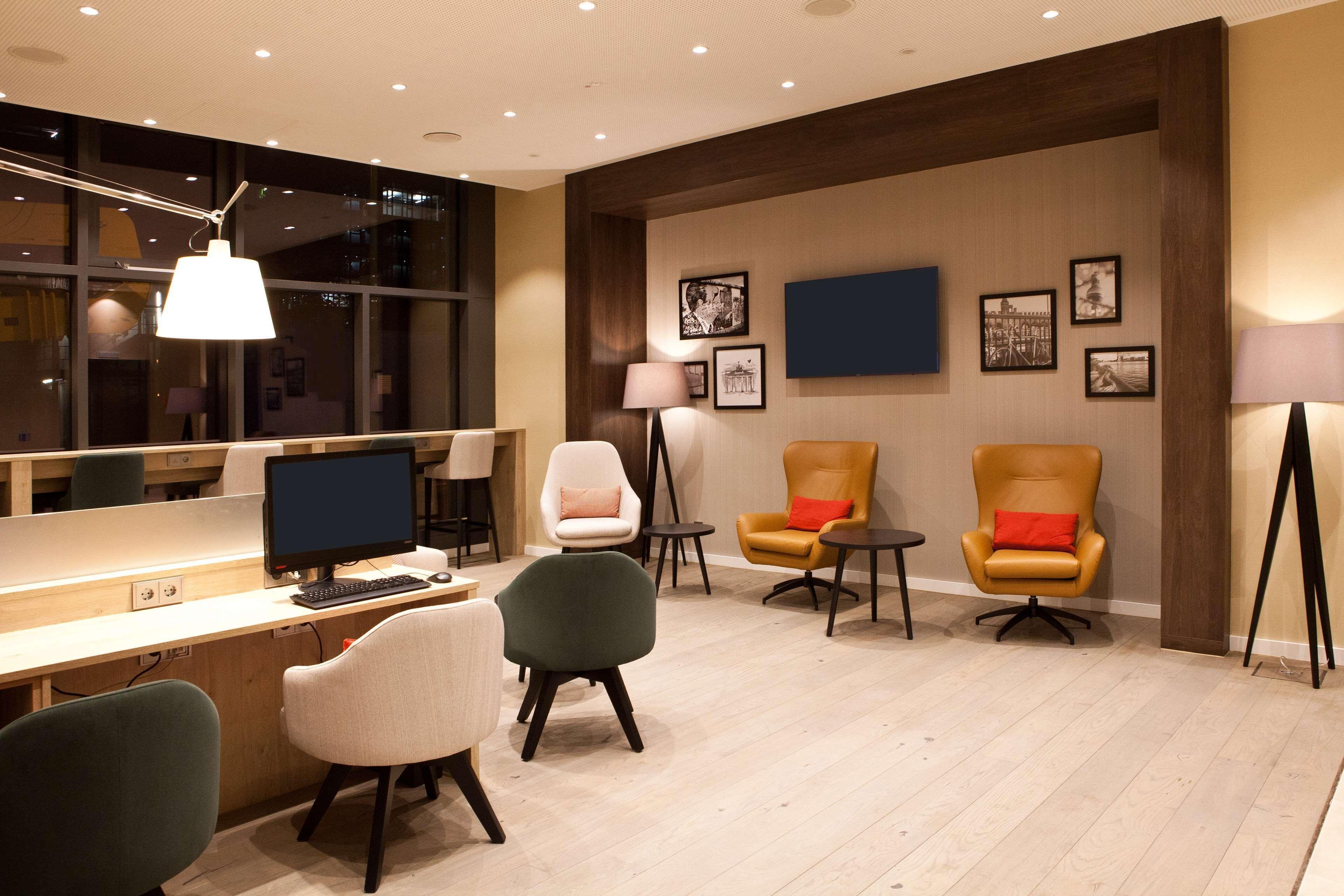 Hampton By Hilton Berlin City East Side Gallery — Photos 3